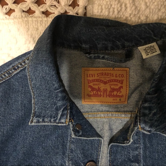 Levi’s Jean denim  jacket - Picture 3 of 5